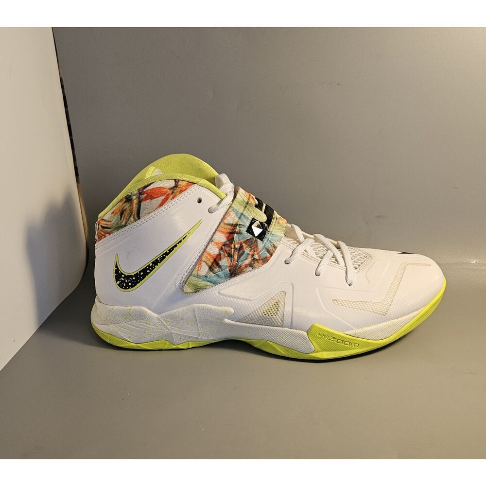 Nike Lebron Zoom Soldier 7 King’s Pride Floral Men Sneakers 599264-103- SZ 10.5